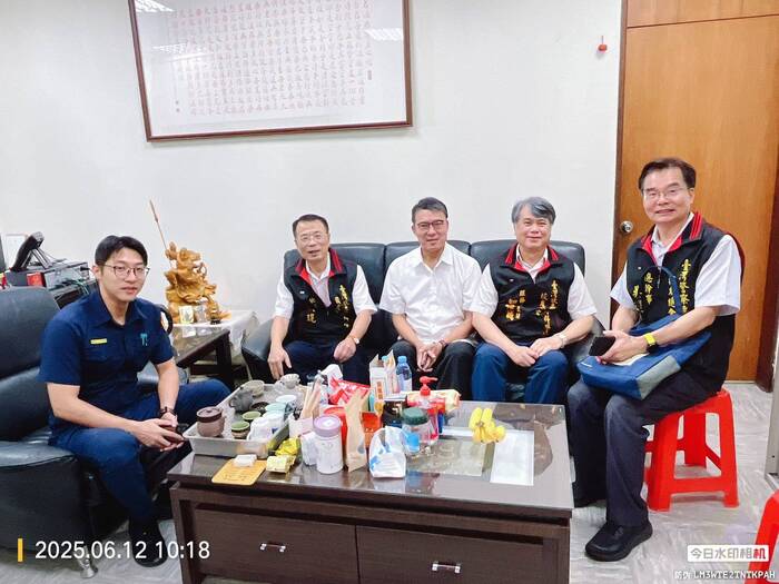 警專校友總會秘書長李禎琨代表會長何明洲博士至大安分局警備隊關懷慰問